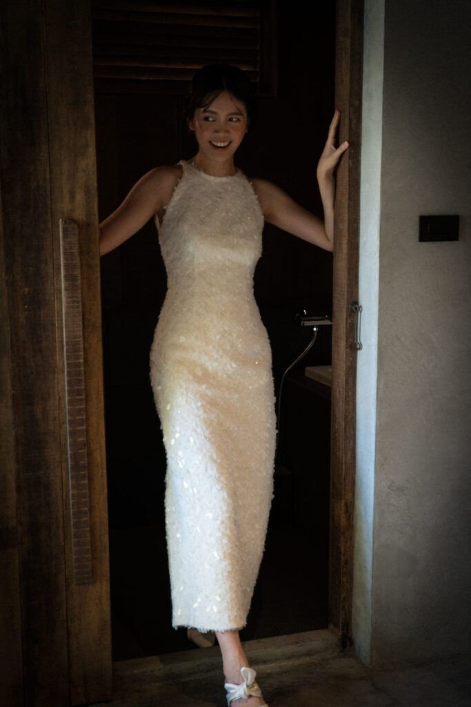 極光白・滿版亮片削肩輕婚紗 (2)