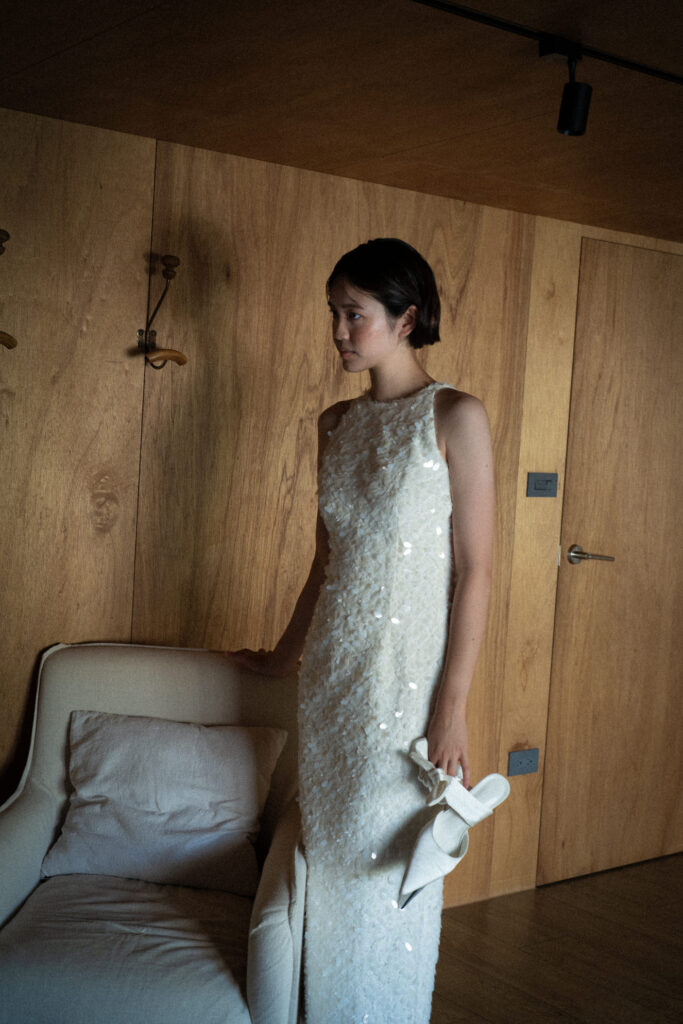 極光白・滿版亮片削肩輕婚紗 (3)