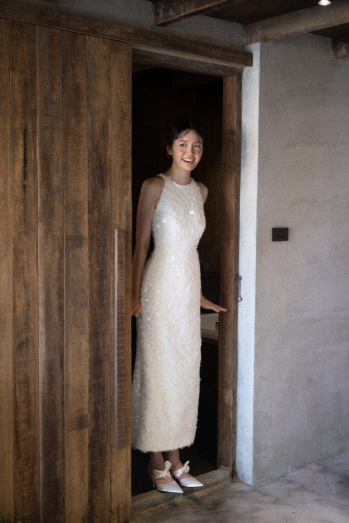 極光白・滿版亮片削肩輕婚紗 (7)