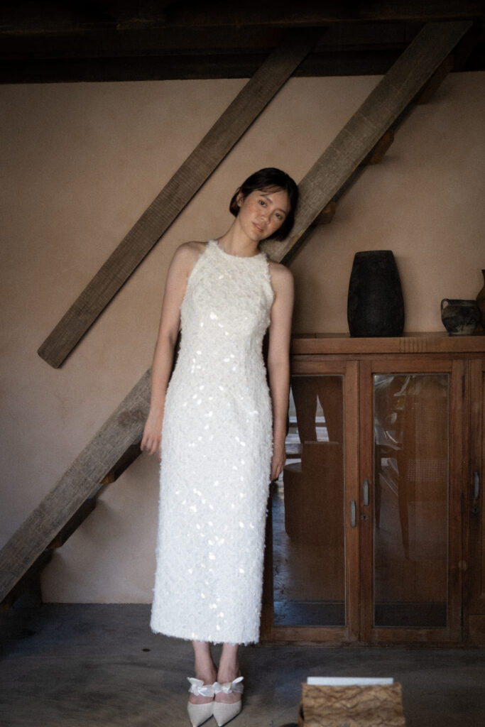 極光白・滿版亮片削肩輕婚紗 (8)